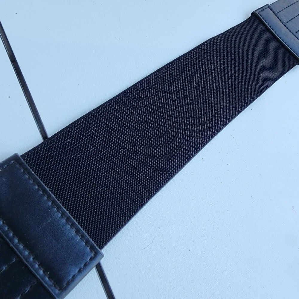 Black Belt Bag with Textured Fabric and Adjustable Size